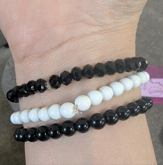 Gift Set of 2 - HEY BOO with Ghost Handmade Bracelet and Oversized Mug NEW - Picture 5 of 6